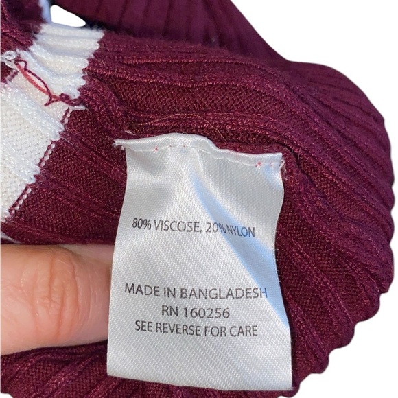 bintage 90s Basic Styles Striped Burgundy and Cream Women's Sweater - Picture 4 of 6